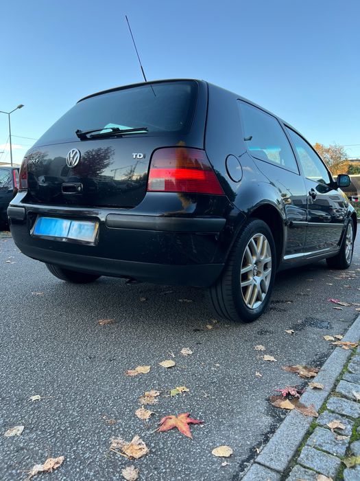 Volkswagen Golf 4 • 1.9 TDI 90cv • 1999 • Muito Estimado