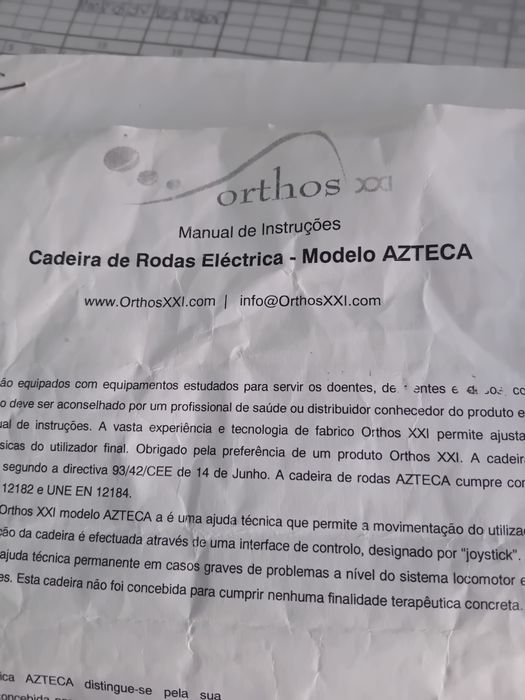 Cadeira de rodas eléctrica com motor