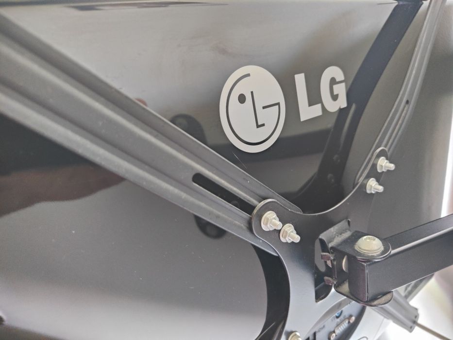 Monitor LG Flatron E2250v + soporte