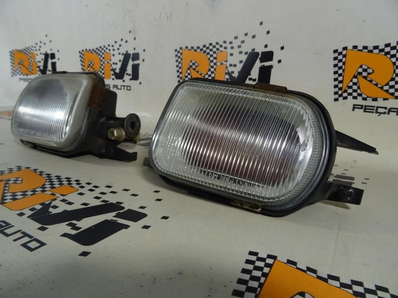 Farol nevoeiro frente direito MERCEDES-BENZ SLK (R170)