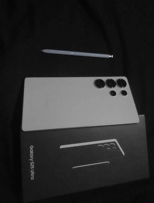 Samsung Galaxy S25 Ultra 12GB/512GB – Como Novo – Garantia +2 Anos