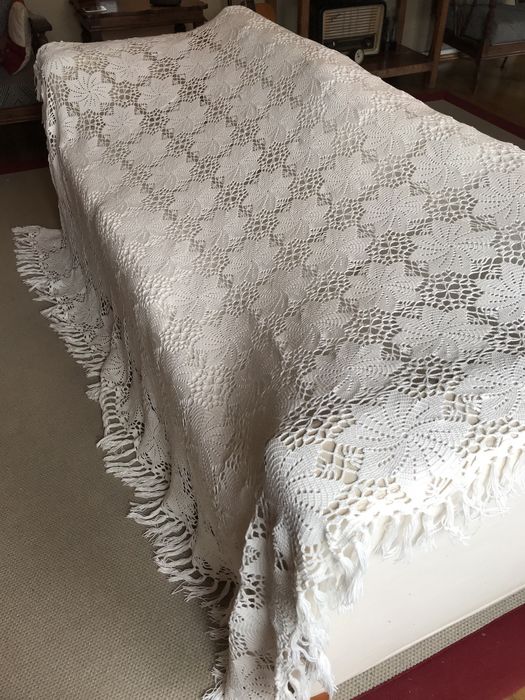 Colcha em renda artesanal