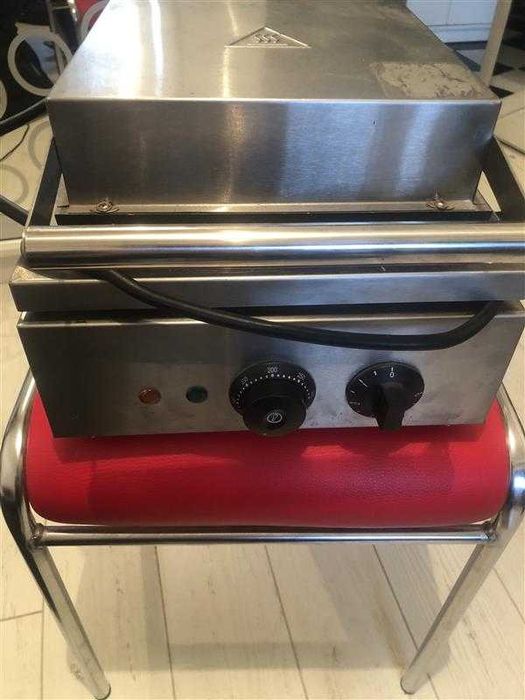 Вафельниця професійна EWT INOX FY5