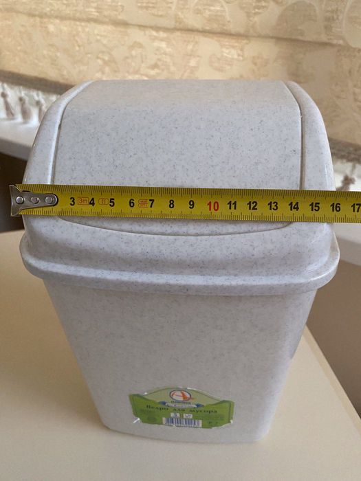 Ведро для мусора 5л новое продам!