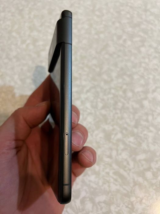 Телефон Google Pixel 8