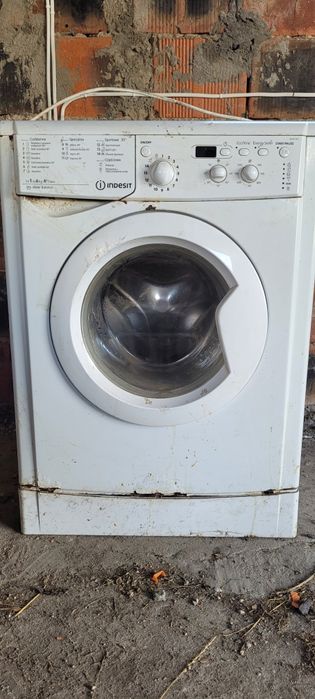 Pralka Indesit IWD61051