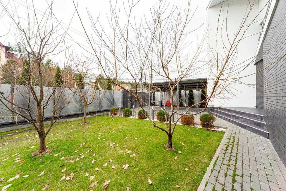 Здається в оренду шикарний автрономний будинок в Козині з басейном