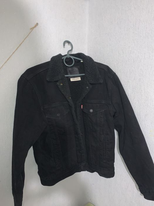 куртка Levi's Premium.