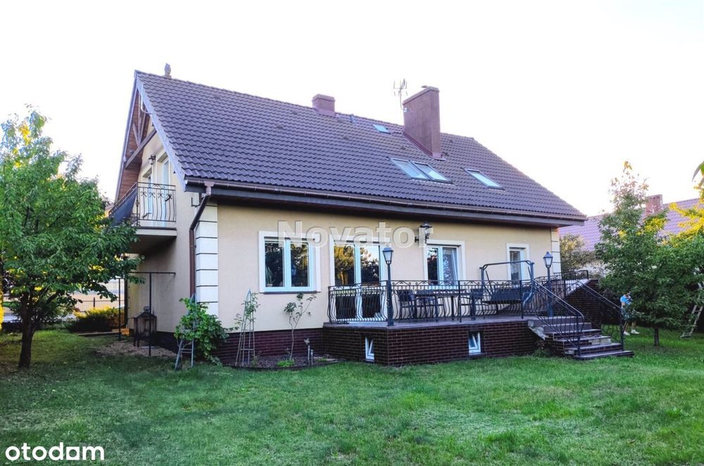 Dom wolnostojący na działce 926m2.