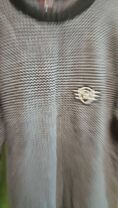 Продам светри на підлітка,стан нормальний в кількості 3 шт