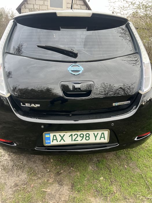 Продам своє авто Nissan Leaf