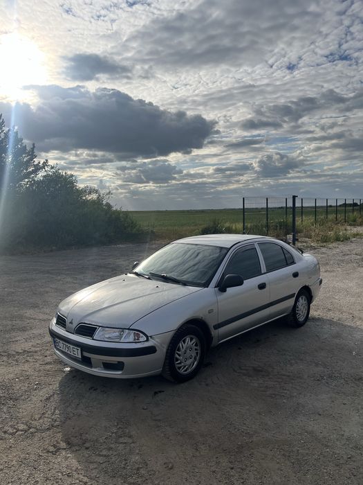 Поодам Mitsubishi Carisma 2000