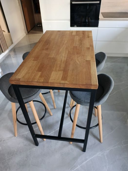 Stół dębowy+ krzesła hokery