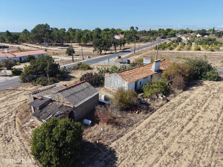 Terreno com ruína e viabilidade até 200 m² em Melides