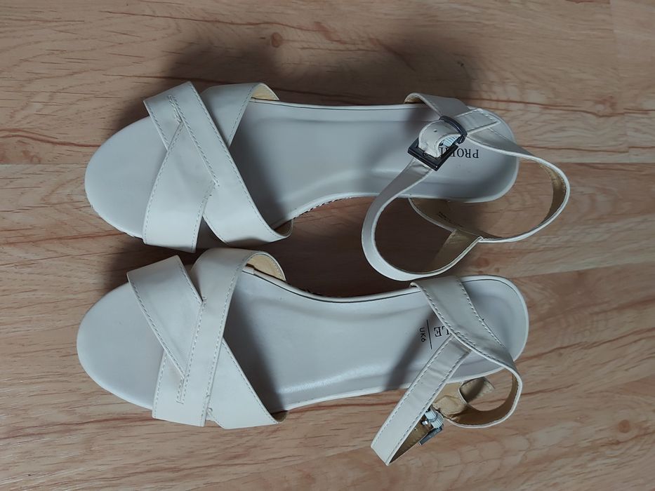 Sandałki Profile 39 super stan polecam!