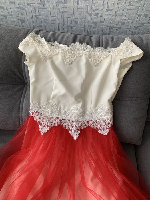 Плаття на урочисту подію