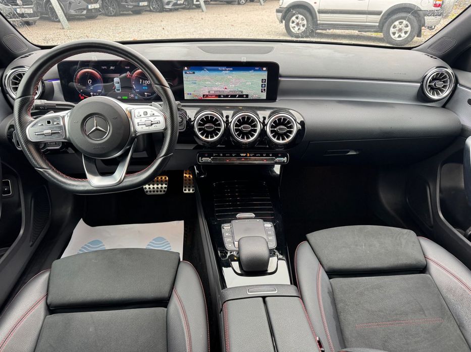Mercedes-Benz A 250 Limousine e AMG Line