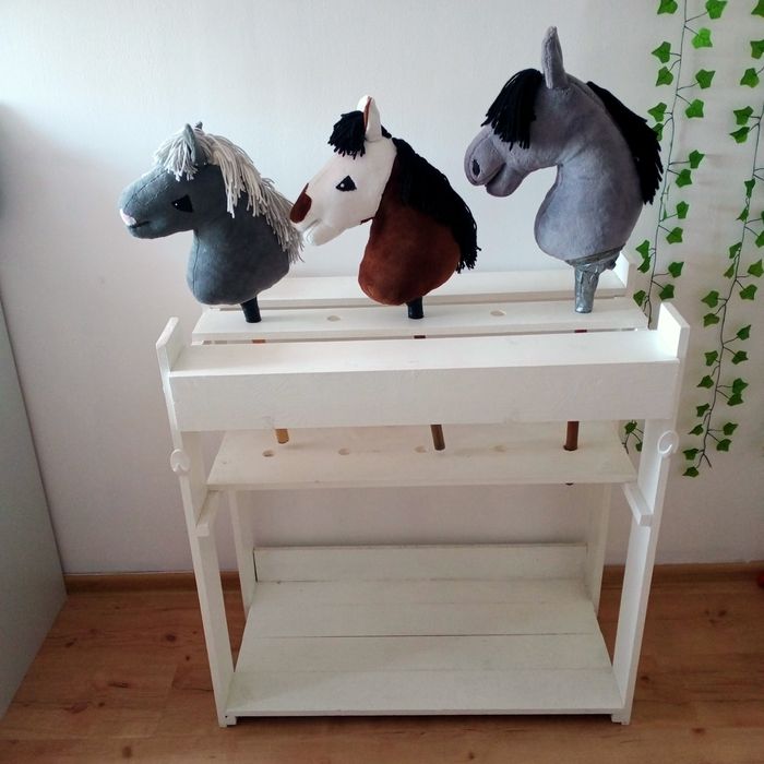 Półka na hobby horsy