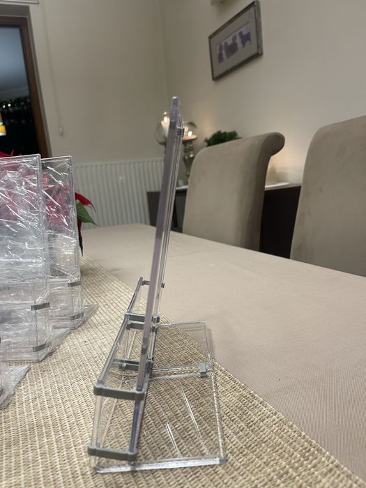 Stojak na ulotki, wizytówki. Cena za 5 kompletów.