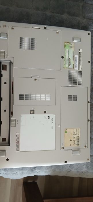 Sprzedam laptopa na części