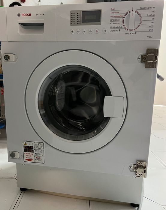 Máquina de lavar e secar roupa encastre BOSCH WKD24362ES