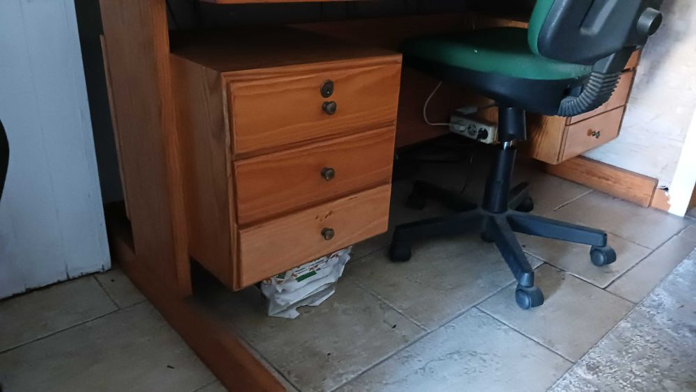 Secretária em pinho