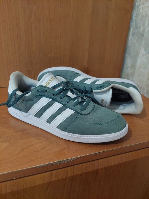 Кросівки adidas весна-осінь