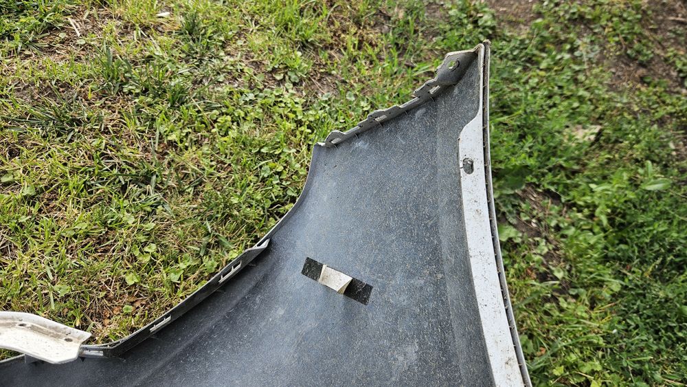 Zderzak Hyundai i20, uszkodzony