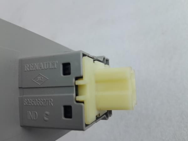 Comando / botão / interruptor vidros frente direito RENAULT Zoe (BFM_)