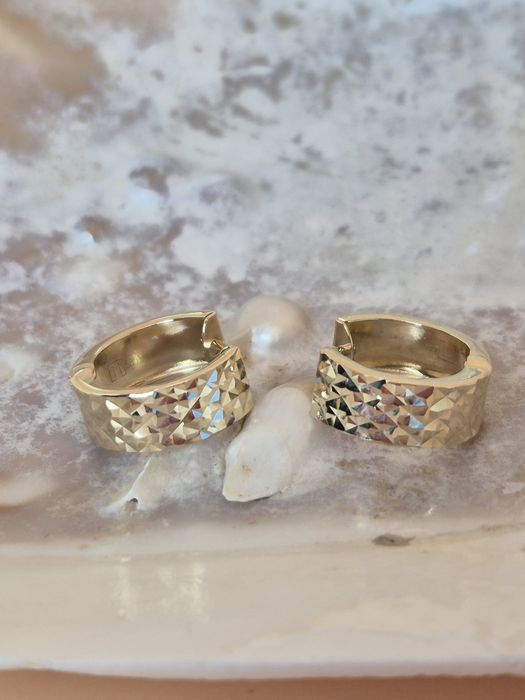 Złote kolczyki wiszące koła kółka diamentowane szlifowane 585