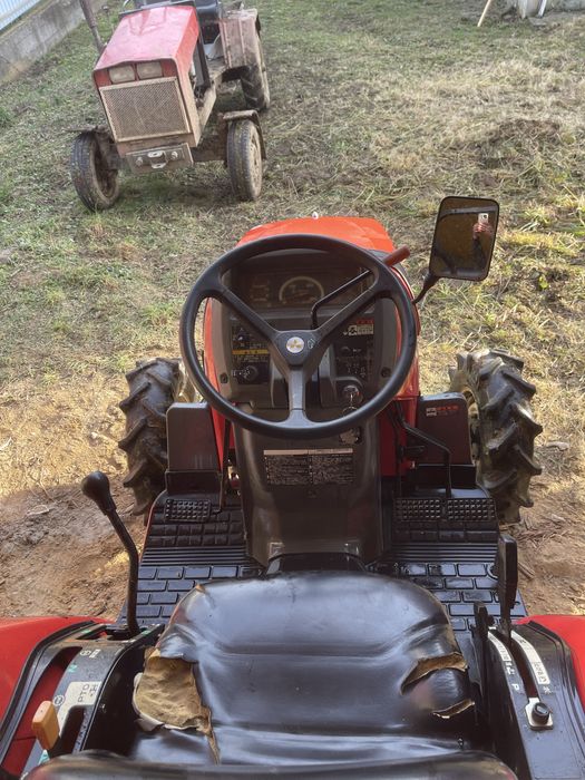 Японський мінітрактор Mitsubishi MTM250, повний привід