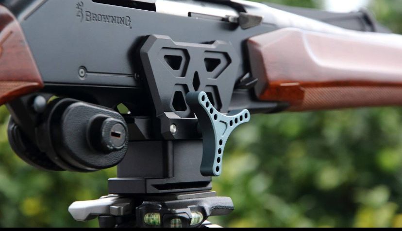 Apoio de tripe/ aperto de arma