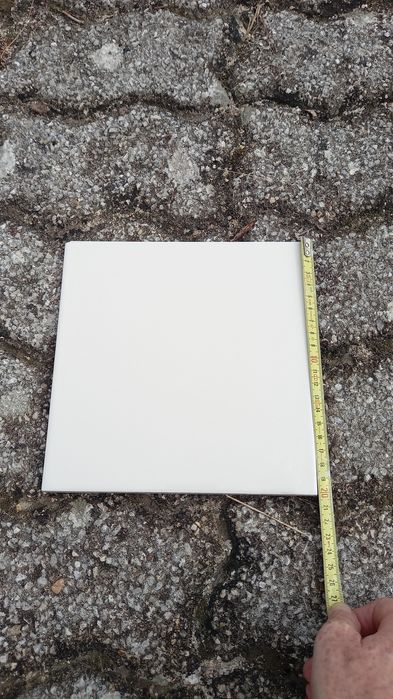 Lote de Azulejos Brancos Mate 20x20 cm (180 peças / 7,20 m²) – Novos