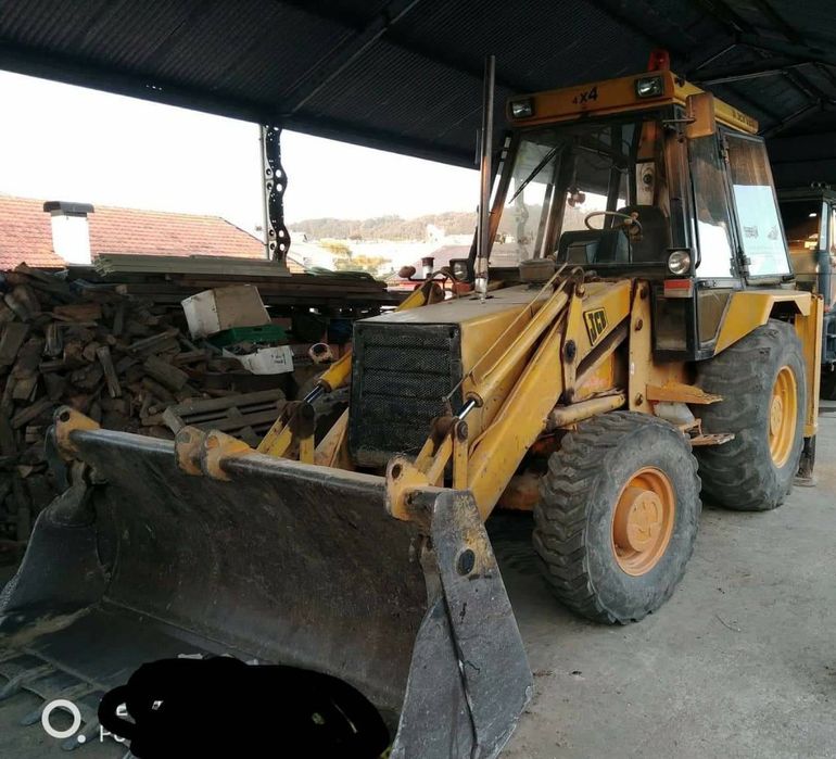 Serviço retroescavadora, camião grua, "bobcat" desaterro