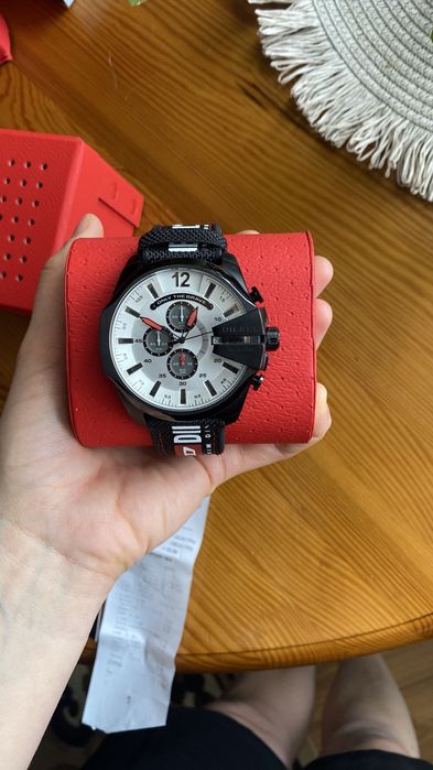 Годинник чоловічий Diesel mega chief DZ4512