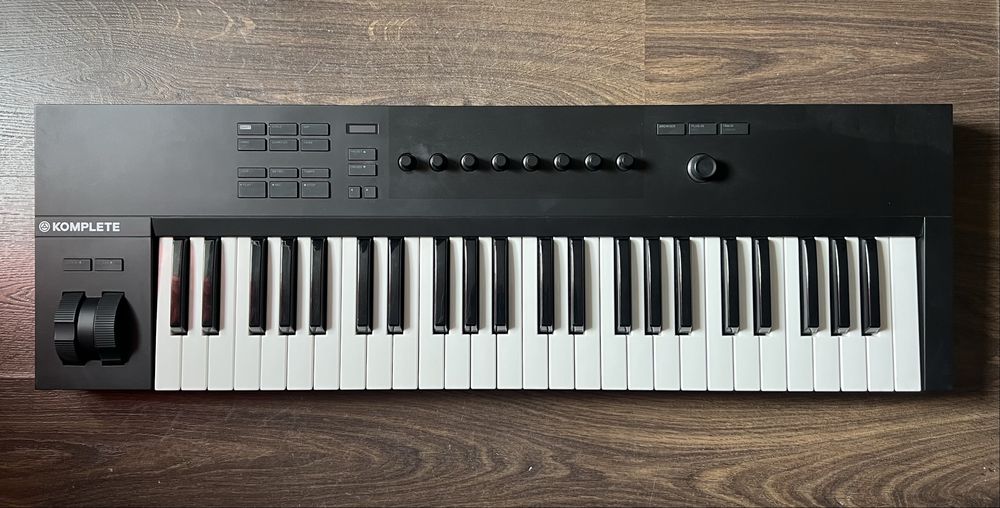 Міді клавіатура Native Instruments Komplete Kontrol A49