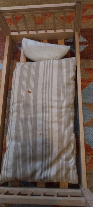 Vendo conjunto antigo com mais de 100 anos ( 8 peças por 150 euros)
Ve
