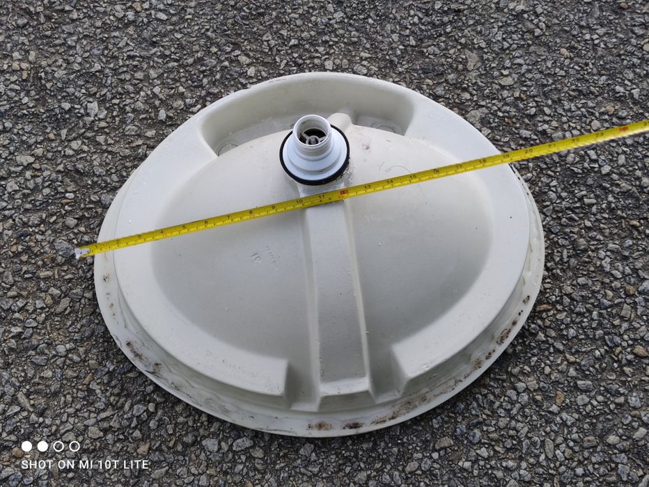 Lavatório de cor branca