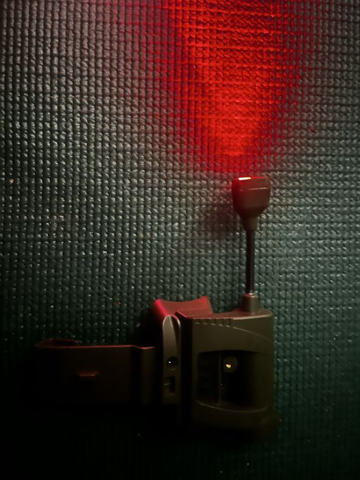 Тактичний ліхтарик на шолом