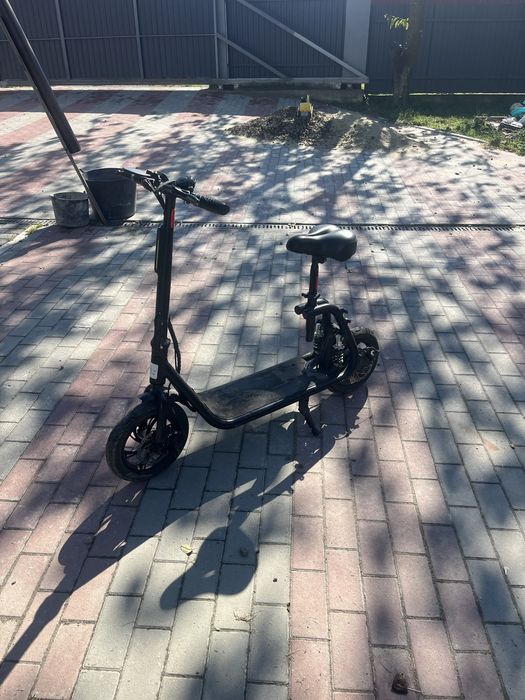Електросамокати з сідлом