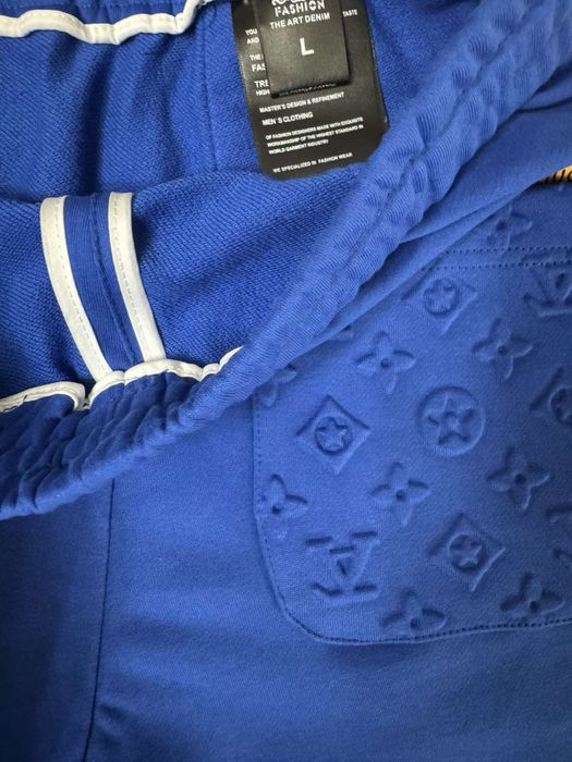 Класний костюм  Louis Vuitton