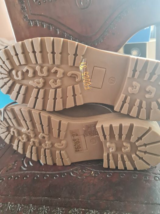 Lindíssimas botas forradas com pêlo são novas