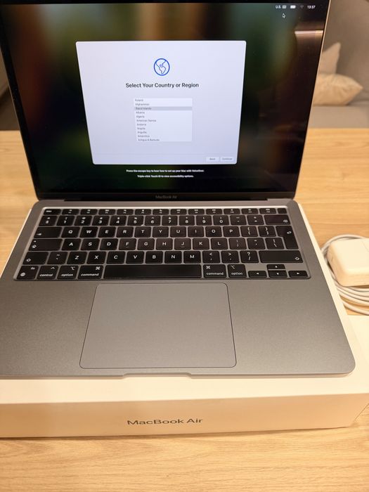 Macbook space grey m1 2020 8gb/256gb