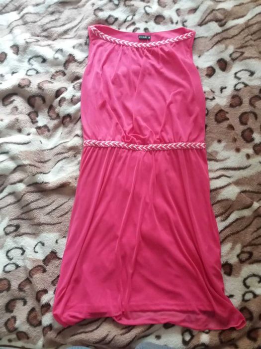 Продам яскраву сукню кольору фуксія