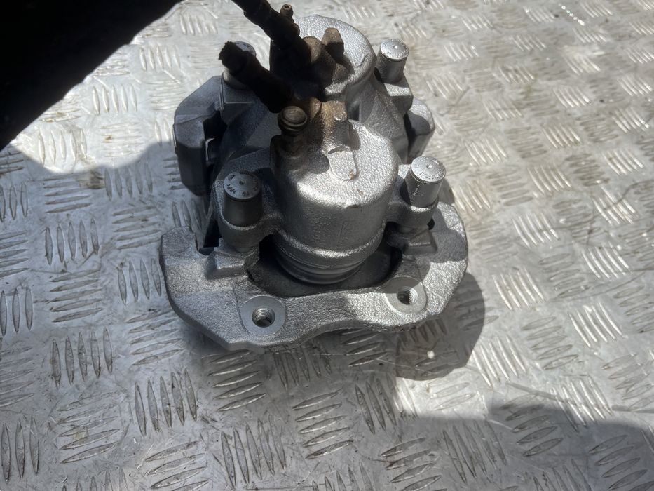 Суппорт передний Форд си мах ford c-max c max год 07