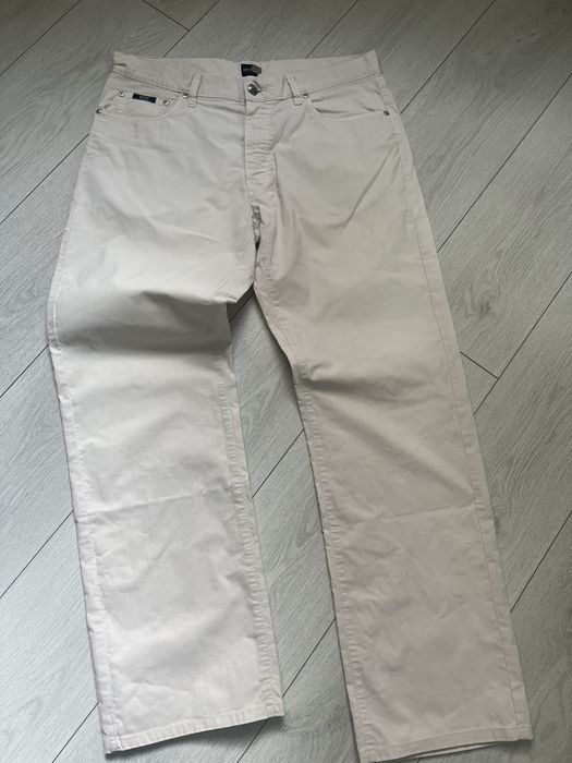 Літні брюки Hugo Boss.