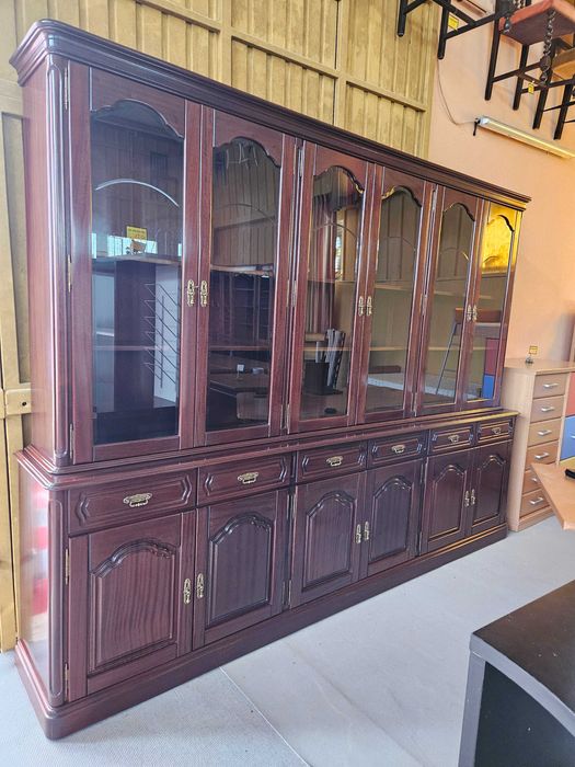 Móvel / Estante sem marcas de uso