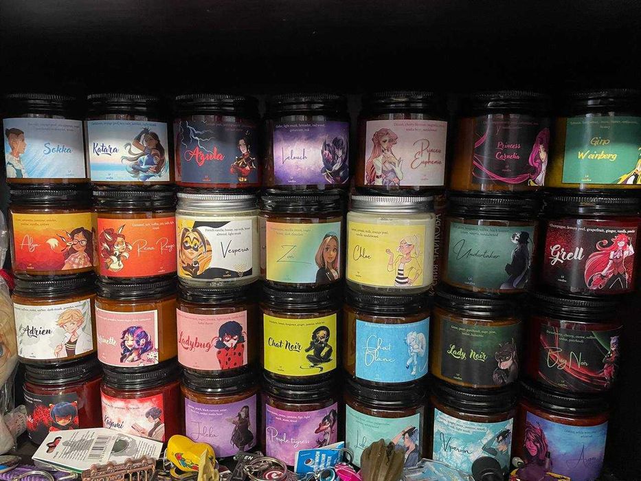 Сюжетні свічки ручної роботи