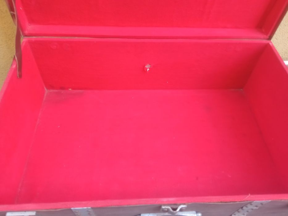 Mala antiga em bom estado