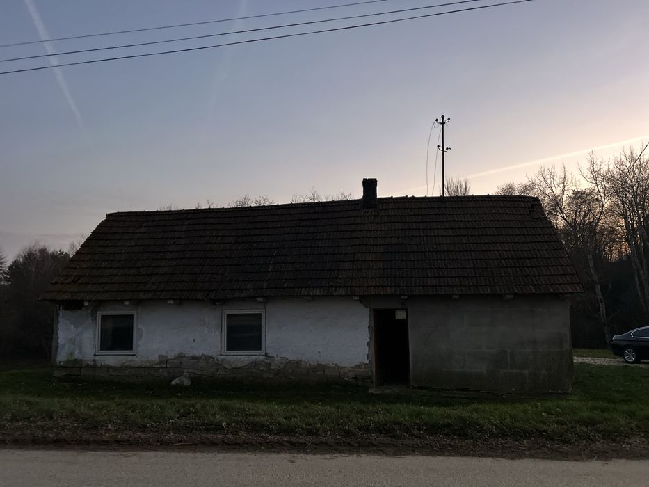 21 arów ciszy z prywatnym laskiem i starym domem